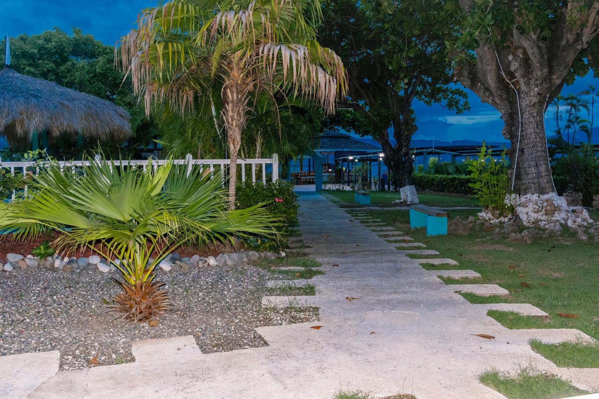Grand Hotel Excelsior Port Royal Kingston Exterior photo
